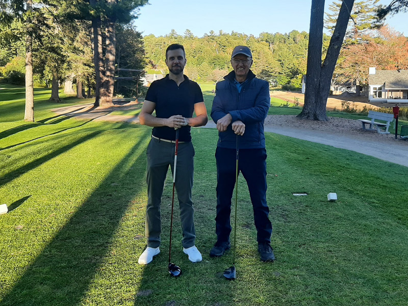 Michaël Veillette de m7b5 Digital et son partenaire Alain Labelle au tournoi de golf Les légendes d'automne à Ste-Adèle Michaël Veillette de m7b5 Digital et son partenaire Alain Labelle au tournoi de golf Les légendes d'automne à Ste-Adèle